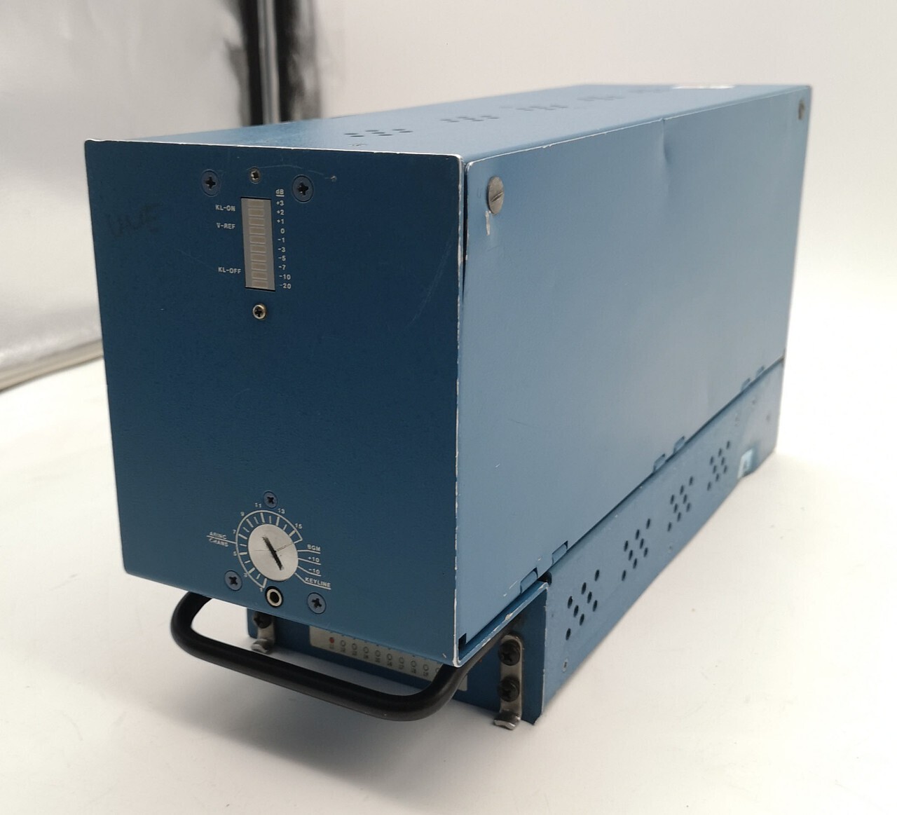 Audio reproducer 980-9800-823