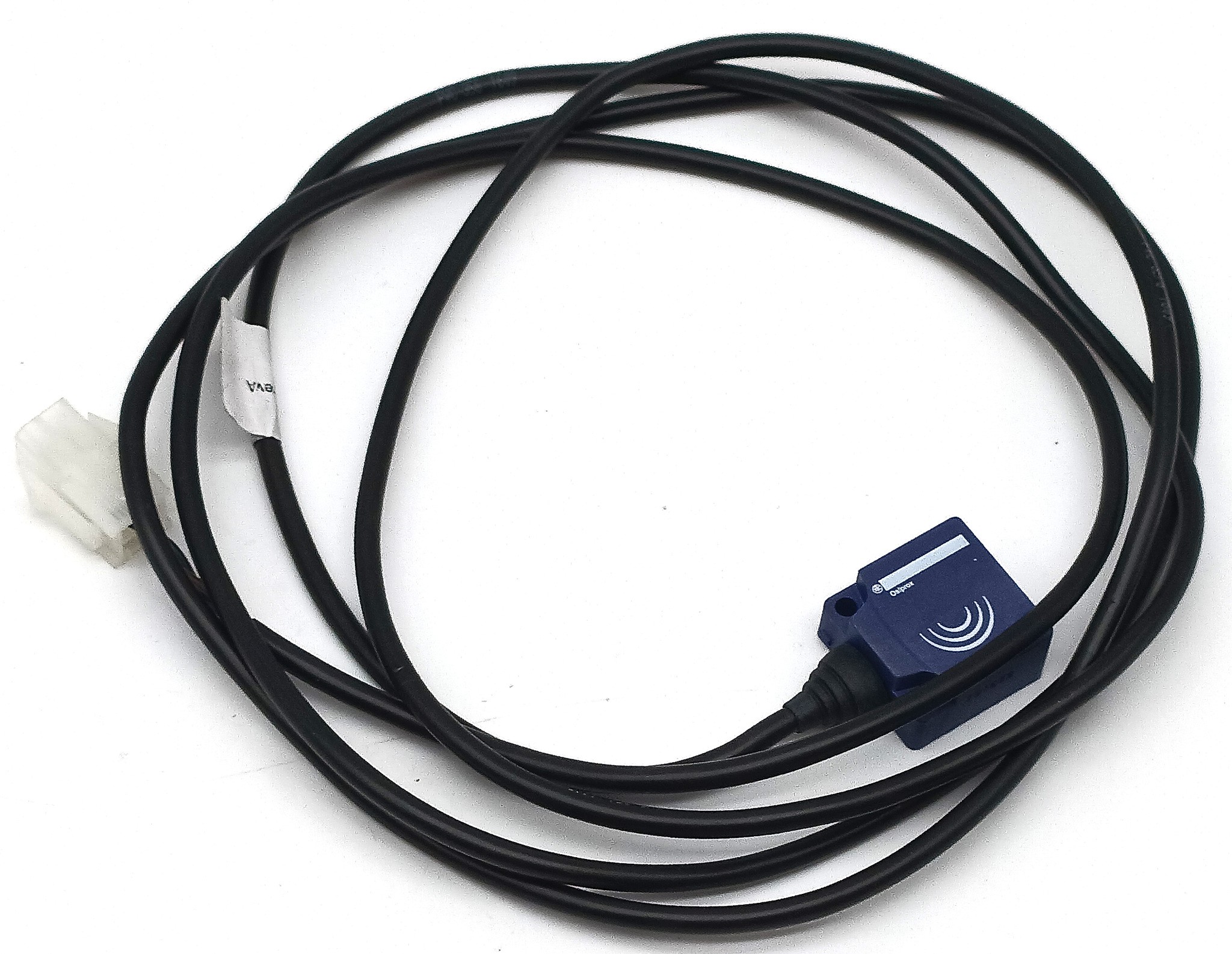 Индуктивный датчик формата E Schneider Electric XS7E1A1PAL2