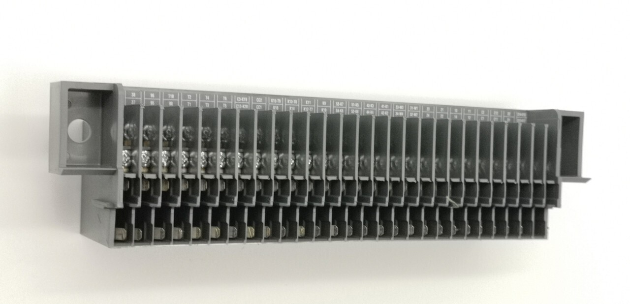 Скользящий контакт для FP ACB E1-E6 ABB 1SDA038362R0001