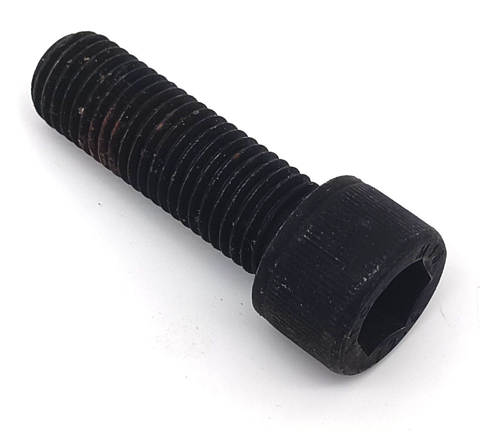 Винт John Deere 19M8208