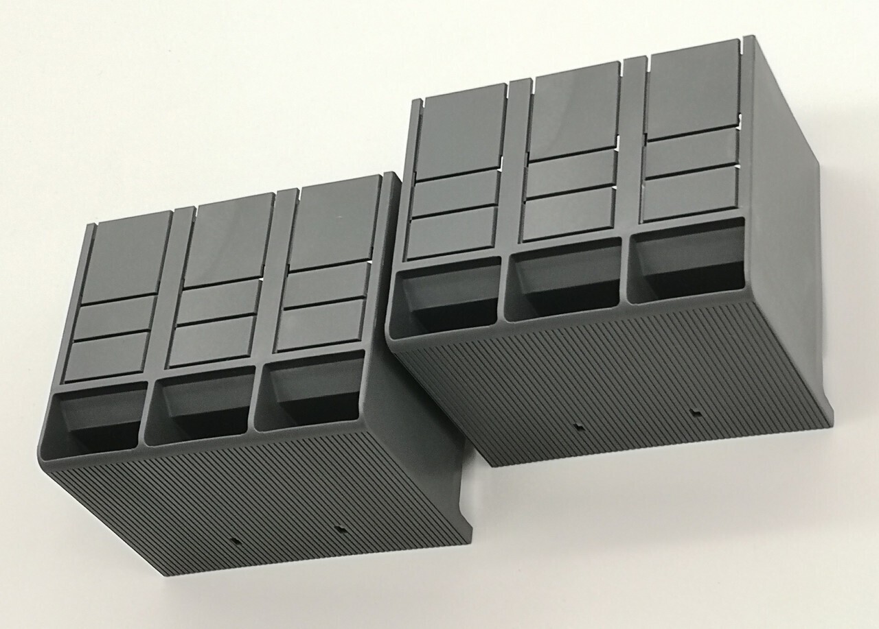 Крышки изолирующие высокие для силовых выводов HTC XT4 3p (комплект из 2шт.) ABB 1SDA066670R0001